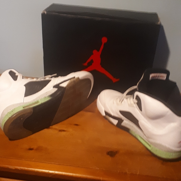 Shoes - Picture 3 of 13